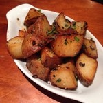 Osteria Pizzeria PRIMO - こんがりポテトのアンチョビソテー♪