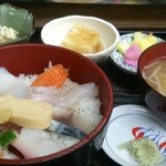五月 - 海鮮丼５００円