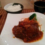 ステーキ＆ワイン シュバルージュ - 日替わり(牛すじ肉のトマト煮込み)