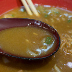 楽山 - カレーラーメンのスープ
