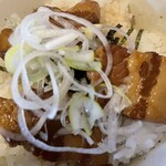 ラハメン ヤマン - すくなめ角煮丼