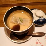旬彩美酒 あじさい - お通し（牡蠣入り茶碗蒸し）