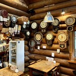 おじいさんの古時計 - 店内