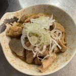 ニューゴールデン - モツ煮込み