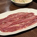 炭火焼肉ホルモン うらら - ツラミも美味しく、別でわさびを注文したが最高だった。