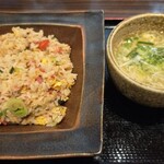 五味八珍 - 料理写真:五目チャーハン(979円)