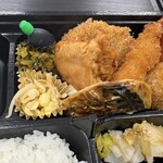 松風 - メインは塩サバやエビフライ・コロッケ・唐揚げ等の揚げ物。