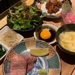 タンとレモンサワー焼肉じゅうたん - 