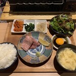 タンとレモンサワー焼肉じゅうたん - 
