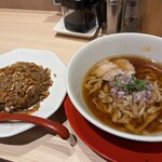 らーめん七彩飯店 - 