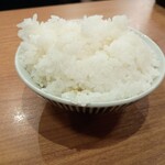 肉と魚がうまい酒場 ニューツルマツ - お代わりした中サイズのご飯（ニューツルマツKITTE大阪　2026.2月）