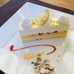 一夜城 ヨロイヅカ・ファーム - お気に入り、ファームシトロンのケーキ♪
