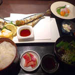 四季食菜　安田 - 〔日替ランチ〕さんま丸干し焼き定食（￥800）。ポン酢との相性が良い！