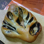 ベーカリー 南 - フーガス・タップ・ナドノアール　２４０円