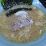 家系ラーメン まこと家 - 20150119 夜8時頃「麺3分の1」で！（笑）