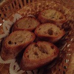 ガーリックバゲット：焼き★加減もいいがバゲットそのものが美味！