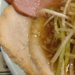 ラーショマルミャー - チャーシューはとろけるくらい柔らかく美味しい。
