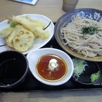 ゆで太郎 - 注文した天そば７２０円の出来上がり、天婦羅と蕎麦のセットです。
