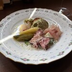 ORTAGGIO - 前菜　真鯛のカルパッチョ、前沢牛のローストビーフ他
