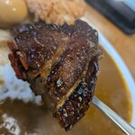 ジャンカレー 末広町店 - 名物角煮