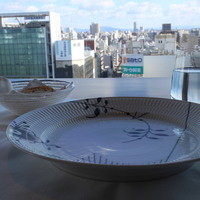 アロマフレスカ - お皿と外の風景