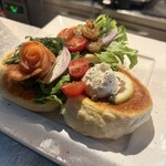みつばちcoffee - 限定新作！サーモン海老アボカドパンケーキ