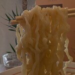 La La Gottsuo - モチモチ感マックスの中太麺