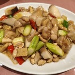 獅門酒楼 - ミステリーランチ鶏肉炒め850円