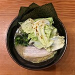 らあめん寸八 - 豚骨醤油らあめん(\1,000)・小盛り(0.5玉)(-\100)・キャベツ(+\150)