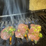 黒毛和牛食べ放題 焼肉結局たれ。 - 