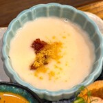 タケウチ - ボッタルガとドライトマトで楽しむじゃがいもの優しいポタージュ