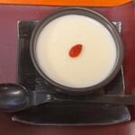 担担麺や 天秤 - 杏仁豆腐