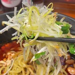 担担麺や 天秤 - 野菜リフト