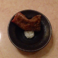 焼肉 銀座コバウ 特別室 - ミスジ、ごはんのせ