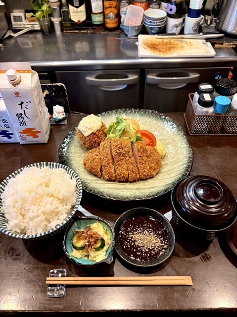 カウンター5席だけの穴場とんかつ屋さん♫』by つじてつ : とんかつ