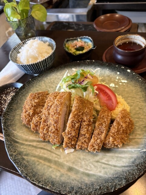 カウンター5席だけの穴場とんかつ屋さん♫』by つじてつ : とんかつ