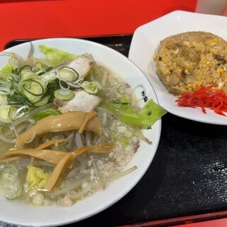 ラーチャン家_0