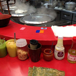 家系総本山 ラーメン 吉村家 - 調味料、厨房