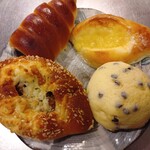 100 Premium Bakery SUMOMO - 料理写真:パン色々