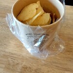 松本ブルワリー タップルーム - 燻製ポテトチップス