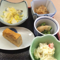 一つ木竹林草 - ランチの７つの小鉢のうちの５つ