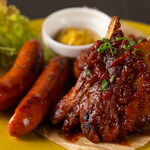 BREW - 自家製スモークBBQソースのスペアリブ