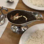 スマトラカレー 共栄堂 - 魅惑の黒褐色のソース。