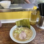 家系ラーメン まこと家 - ラーメン ノーマル