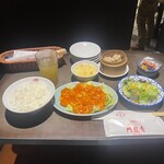 青龍門 - 海老と玉子のチリソース炒め定食