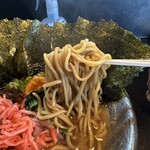 RAMEN HITONI YASASHIKU - 【ラーメン＝中太ストレート麺】