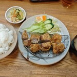 とんかつ とんき - ヒレかつ定食。素人が揚げたって感じ