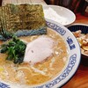 横浜豚骨醤油ラーメンYOLO - 