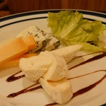 鉄板バル アンバー - チーズ盛り合わせ