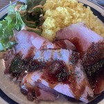 食堂PLUG - ローストポークオーバーライス